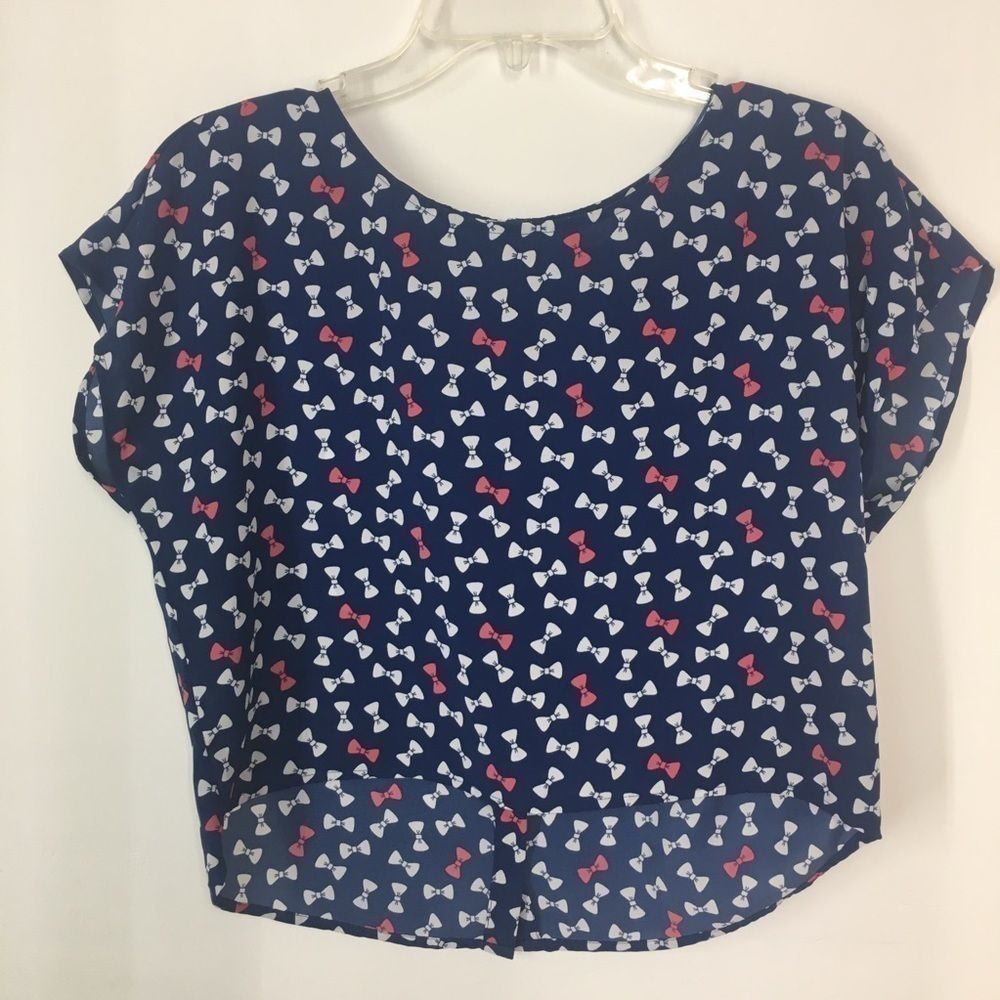 H&M Divided size 6 high low top w back button down